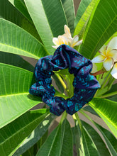 Load image into Gallery viewer, Blue Paisley Print Scrunchies