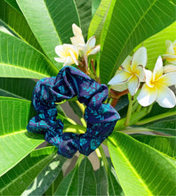 Load image into Gallery viewer, Blue Paisley Print Scrunchies