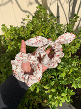 Load image into Gallery viewer, Cranberry Scrunchies