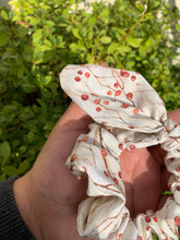 Load image into Gallery viewer, Cranberry Scrunchies