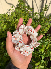 Load image into Gallery viewer, Cranberry Scrunchies