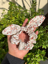 Load image into Gallery viewer, Cranberry Scrunchies