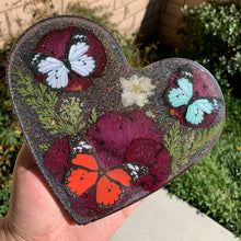 Load image into Gallery viewer, Dried Flower and Butterfly Resin Heart Tray