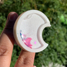 Load image into Gallery viewer, White Moon Phonegrip